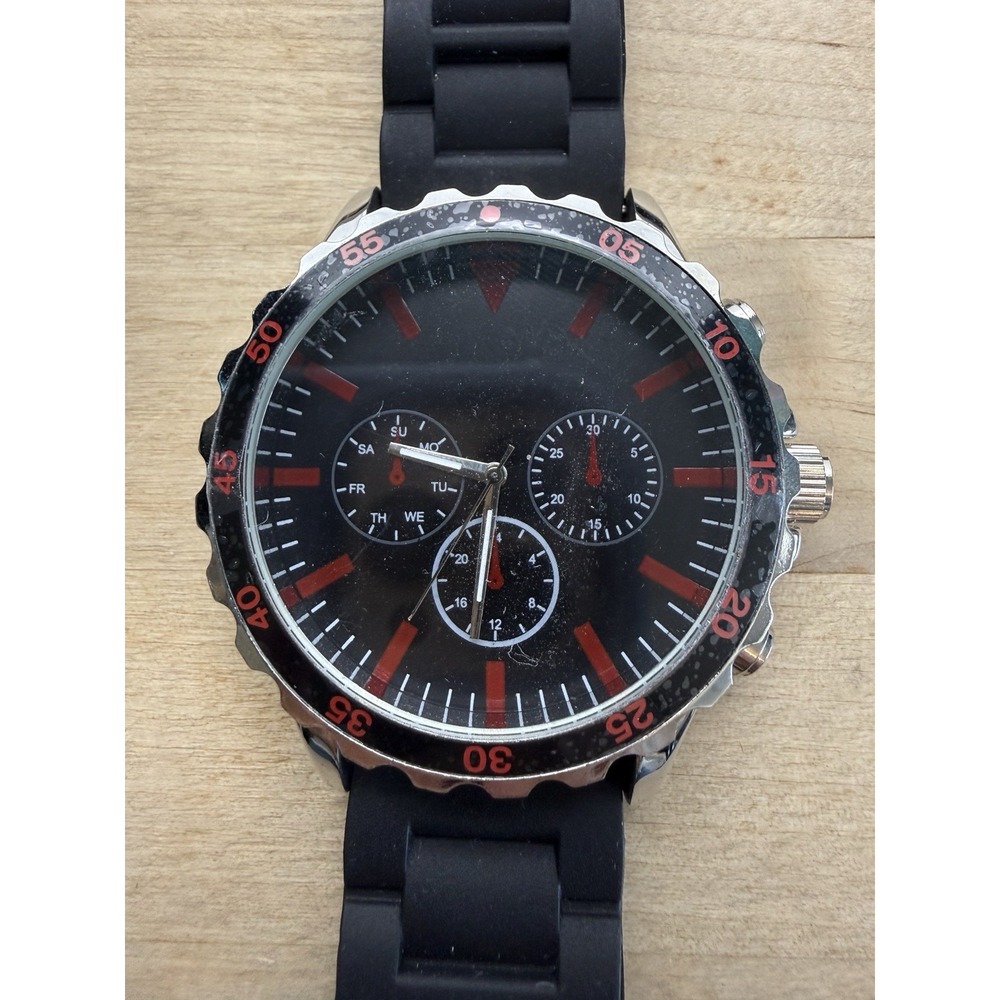 Men's Sport Diver Style Quartz Watch Black Red Dial Rubber Strap Needs Battery